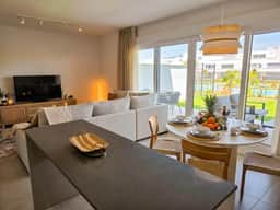 Pool * 5 min to Beach * FREE Parking * Fenced Yard - Image 5