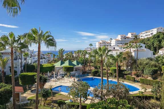 Sea view * Rooftop Terrace * Pool + Bar *Top Floor - Image 1