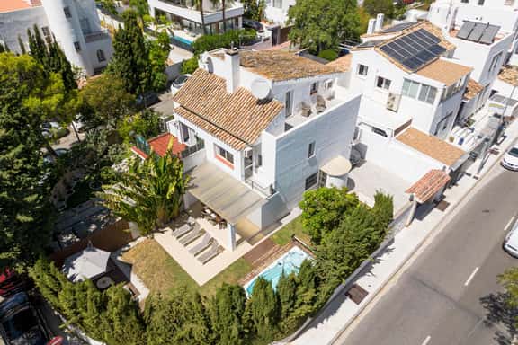 Luxury 4 Bedroom Villa with Private Pool Marbella - Image 1