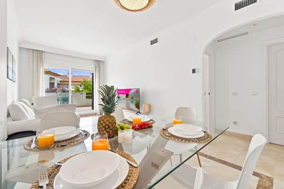 Golfcourses-Padel-2 pools-free parking - Image 3