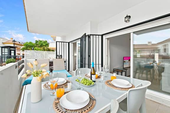 Golfcourses-Padel-2 pools-free parking - Image 2