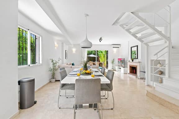 Luxury 4 Bedroom Villa with Private Pool Marbella - Image 5