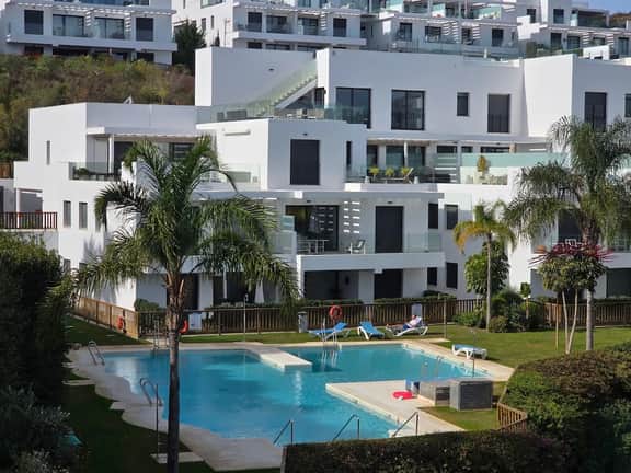 Seaview * Padel Court * Pool * Gym * FREE PARKING - Image 2