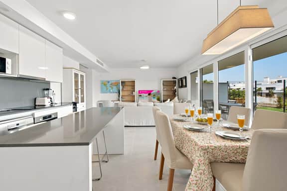 Corner property-free parking-Pool-close to beach - Acgua Garden B-1-BA - Image 4
